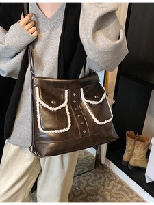 Retro large capacity dark brown tote bag with fuzzy white fleece pockets and metal studs