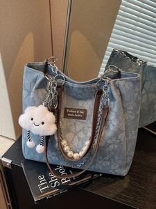 Floral Jacquard Tote Bag For Women Large Capacity Shoulder Bag With Artificial Pearl Chain And Plush Cloud Pendant Fashion Handbag