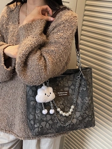 Women's floral canvas tote bag with pearl chain and plush charm for daily commute