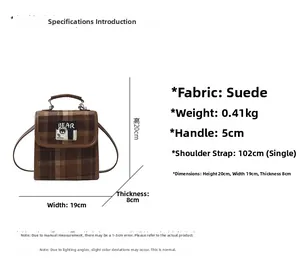 Détails du sac cabas à carreaux marron avec dimensions et écusson ours en tissu velours