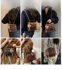 Vues détaillées du mini sac à dos pour femme en cuir PU avec plusieurs ports et charme d'ours