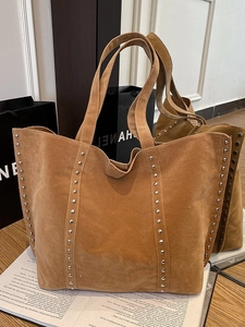 Sac Fourre-Tout en Cuir PU Suède Vintage Avec Rivets Argentés Grand Sac à Épaule Sous le Bras pour Femme Sac à Main Mode