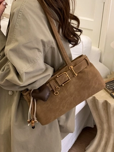 Vintage Women Frosted PU Leather Underarm Bag Minimalist Shoulder Bag With Heart Pendant Tassels Belt Buckle Daily Handbag