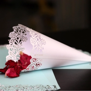 Elegant Laser Cut Rose Floral Lace Wedding Confetti Cones For Rose Petals Paper Flower Cones Ceremony Party Decorations