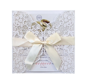 Invitations de Mariage de Luxe Découpées au Laser Fleur de Dentelle Avec Nœud en Satin Enveloppe Papier Perlé Style Européen