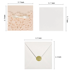 Faire-part mariage rose découpé au laser avec étui floral, carte intérieure et enveloppe