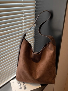 Retro brown suede tote bag for women featuring large capacity and premium leather straps