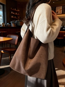 Retro deep brown suede tote bag with vertical stitching and large capacity for daily use