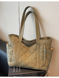 Sac fourre-tout matelassé vert olive de grande capacité avec bretelles au look chic