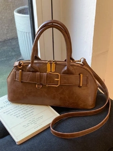 Women Retro PU Leather Shoulder Bag Minimalist Handbag Crossbody Bag With Golden Buckle Zipper Closure Daily Fashion Satchel