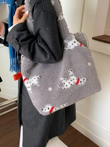 Borsa tote grigia in pelliccia sintetica con motivo a dalmata per l'autunno inverno