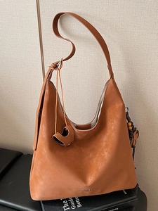 Women Retro PU Leather Tote Bag Large Capacity Hobo Shoulder Bag Commuter Crossbody Bag With Floral Pendant Stitching Design