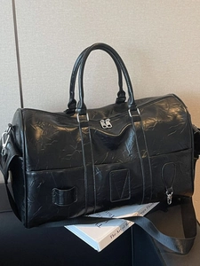 Sac de Voyage Femme en Cuir PU Grande Capacité Plissé Mode Sac de Fitness Décontracté Main Avec Bandoulière