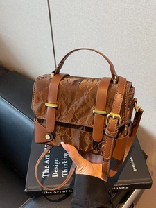 Sac Bandoulière Casual en Simili-cuir pour Femmes Texture Plissée Sophistiquée Petit Sac Carré Sac à Main Vintage avec Boucle