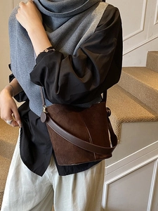 Retro dark brown frosted leather bucket bag with adjustable strap for women in autumn style
