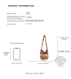 Comparaison de taille du sac seau en peluche avec iPhone 16 Pro Max sur fond blanc