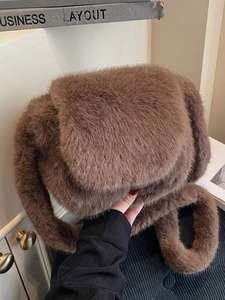 Women Fashion Plush Crossbody Bag Trendy Soft Faux Fur Small Bucket Shoulder Bag For Casual Autumn Winter Daily Style
