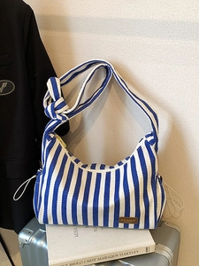 Grand sac cabas minimaliste en toile à rayures bleues pour les loisirs et le travail