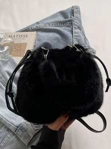 Sac Seau à Cordon en Fausse Fourrure pour Femmes Sac à Bandoulière en Peluche Souple Plissé Automne Hiver Sacoche Quotidienne