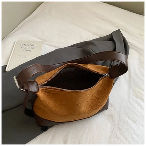 Bolso tote vintage amarillo mostaza y marrón de gran capacidad con cuero plisado