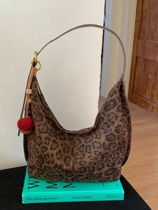 Vintage Paisley Leopard Print Tote Bag For Women Large Capacity PU Leather Hobo Shoulder Bag With Pompom Charm Retro Style