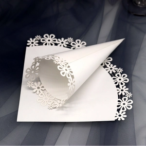 Laser Cut White Paper Wedding Confetti Cones Hollow Floral Lace Petal Holder Cones For Party Decoration Celebration Supplies