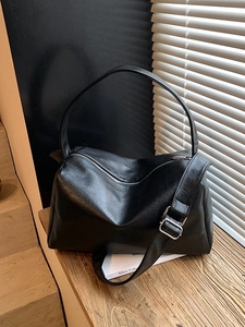 Große schwarze PU-Leder Handtasche mit Tragegriff und verstellbarem Schultergurt