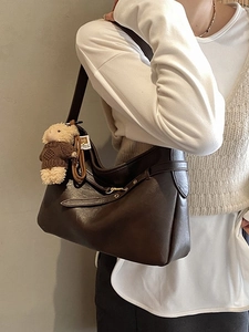Grand sac à main minimaliste en cuir PU marron foncé avec pendentif ours pour femmes