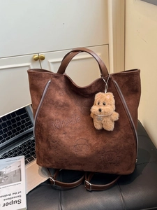 Sac à Dos Fourre-tout en Suède Rétro pour Femmes Grande Capacité Brodé Dessin Animé Lettre Sac à Épaule Avec Ours en Peluche