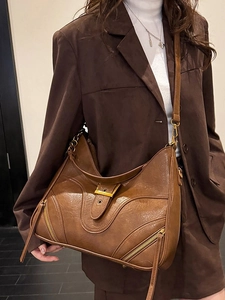 Braune Vintage-Hobo-Umhängetasche aus PU-Leder mit Metallschnalle und weicher Halbmondform