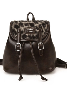 Zaino in ecopelle marrone scuro con patta leopardata e chiusura con coulisse