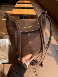 Sac Seau Rétro en Cuir PU Givré pour Femmes Mode Surpiqûres Contrastées Sac à Épaule Bandoulière Petit Sac sous le Bras