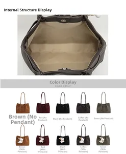 Dettaglio dell'interno della grande borsa tote con chiusura magnetica e opzioni colore