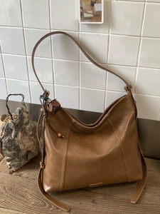 Grand sac cabas rétro en similicuir marron avec pompon élégant et perles en bois