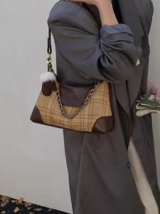 Fashionable large plaid shoulder bag with brown leather trim and metal chain strap for women