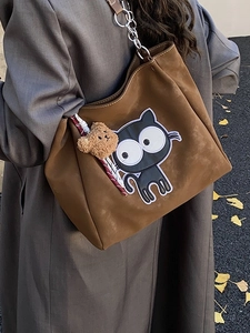 Sac cabas en daim marron avec chat de dessin animé et breloque ours en peluche automne