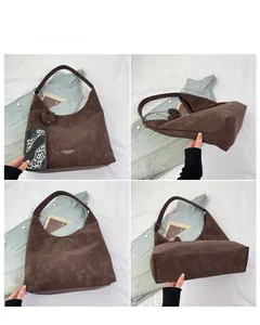 Quatre angles d'un grand sac cabas vintage marron avec texture en cuir naturel