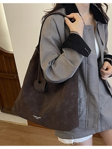 Grand sac cabas rétro marron foncé en daim mat pour le bureau et un usage quotidien