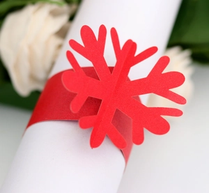 3D red snowflake napkin ring made of felt for Christmas table and gift decoration