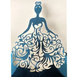 Blauw lasergesneden silhouet van een prinsessenjurk voor huwelijksuitnodigingen