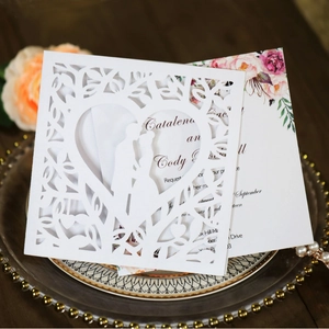 Invitations De Mariage Découpées Au Laser Coeur Creux Silhouette De Couple Cartes En Papier Perlé Pour Mariage Célébration