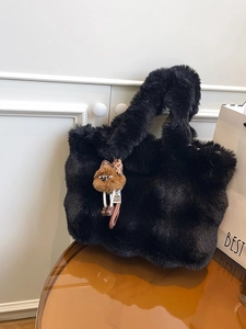 Sac Fourre-tout en Fausse Fourrure pour Femme Grande Capacité Sac à Main en Peluche Hiver Matelassé Couleur Unie