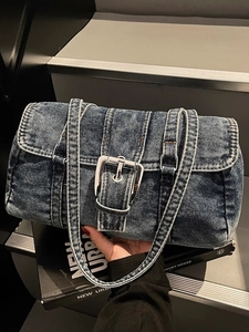 Sac à Épaule en Denim Vintage pour Femmes Sac Sous le Bras en Jean Lavé Grande Boucle en Métal Y2K Streetwear Rétro Boston Sac à Main