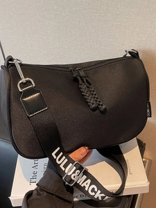 Women Fashion Nylon Crossbody Bag Wide Shoulder Strap Crescent Shoulder Bag Large Capacity Casual Travel Messenger Bag Black