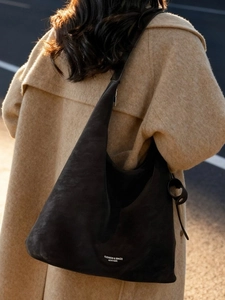 Minimalist black suede shoulder bag for women with large capacity for autumn commuting
