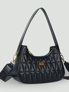 Sac hobo noir matelassé avec détails dorés et double bandoulière pour épaule ou croisé