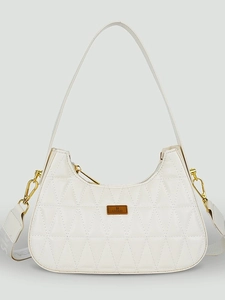 Sac hobo blanc matelassé avec surpiqûres en V et détails métalliques dorés chic