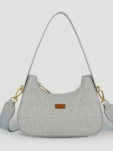 Sac hobo matelassé gris clair avec double bandoulière et détails en métal doré