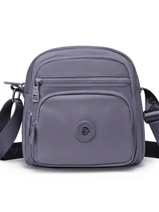 Leichte grau-violette Nylon-Umhängetasche mit Multi-Taschen-Design und verstellbarem Gurt