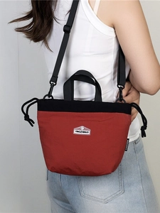 Women Lightweight Nylon Crossbody Bag Drawstring Color Block Bucket Bag Fashion Portable Small Shoulder Handbag For Outdoor Travel